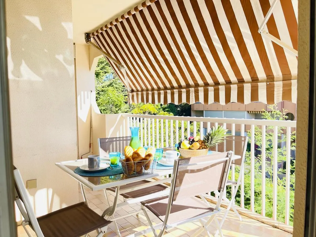 Tres Bel Appartement Face Au Port Santa -Piscine Saint-Raphael  Apartment Saint-Raphael (Var)