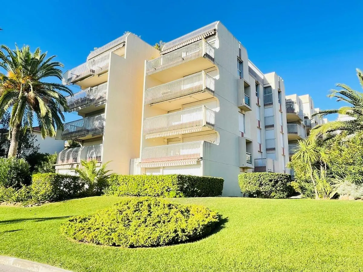 Tres Bel Appartement Face Au Port Santa -Piscine Saint-Raphael  Saint-Raphael (Var)