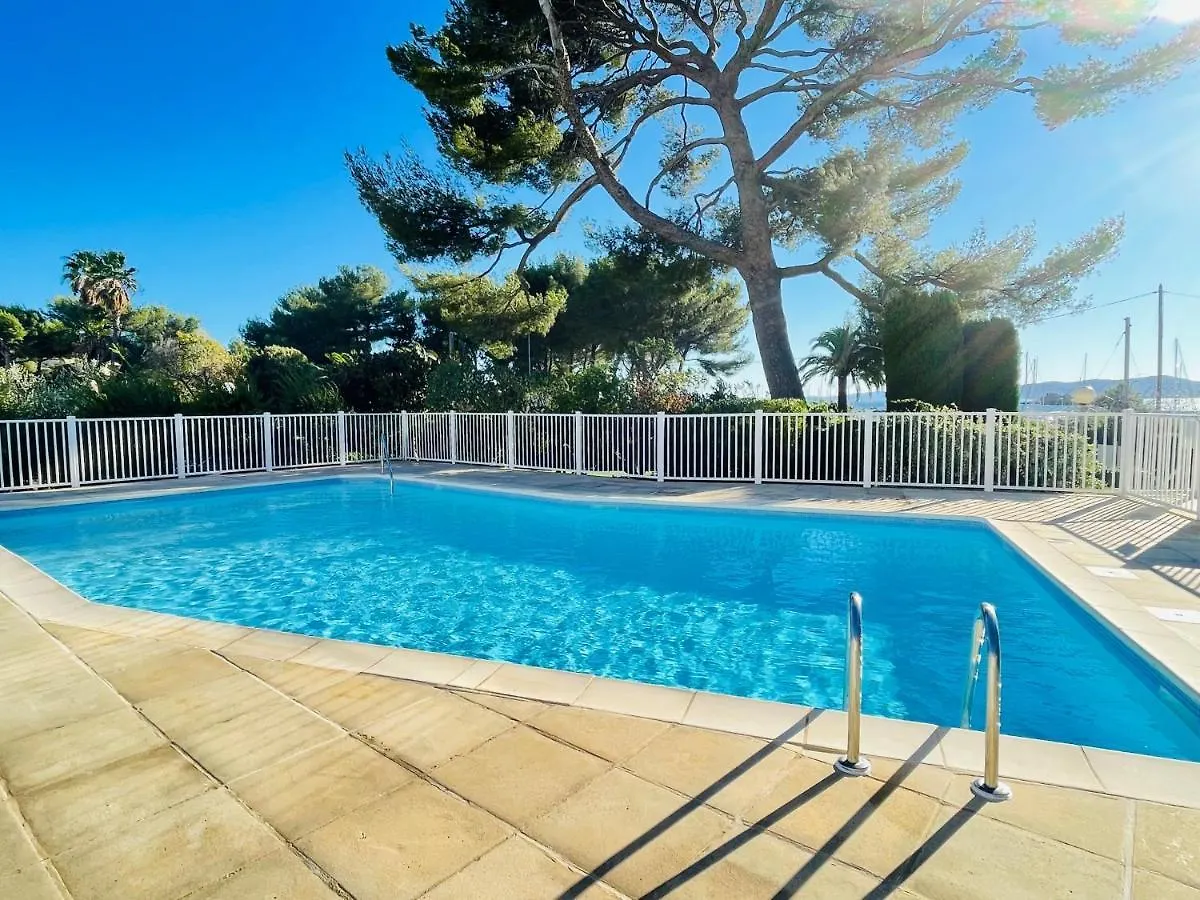 Διαμέρισμα Tres Bel Appartement Face Au Port Santa -Piscine Saint-Raphaël