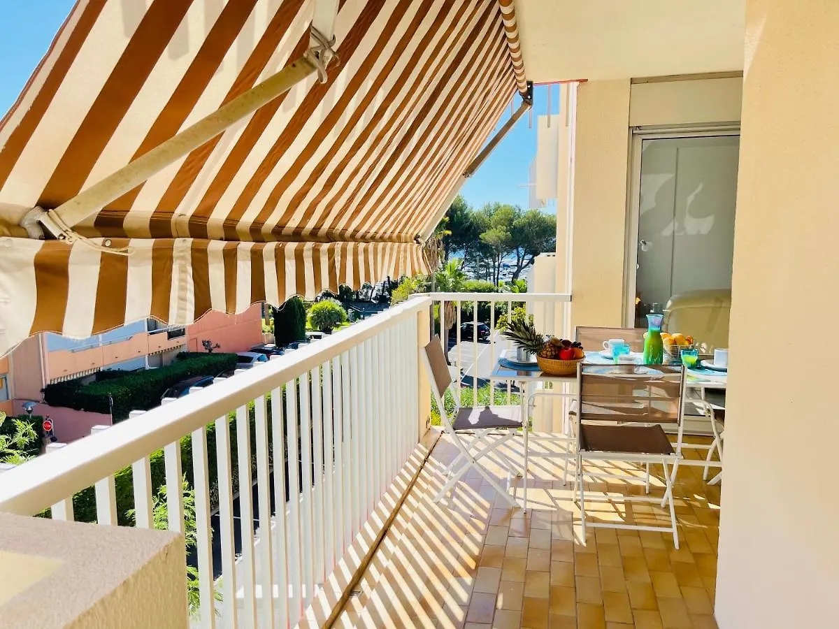 Apartment Tres Bel Appartement Face Au Port Santa -Piscine Saint-Raphael
