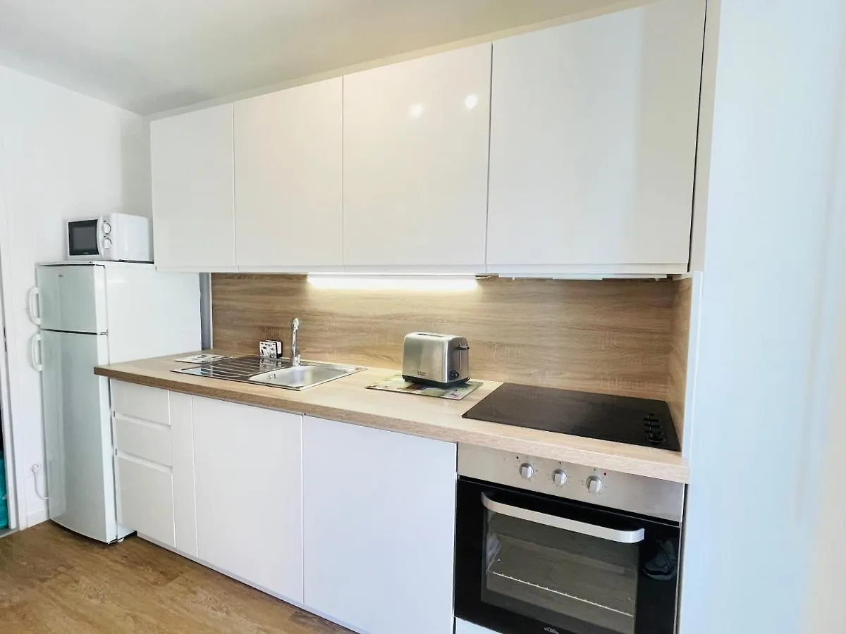 Tres Bel Appartement Face Au Port Santa -Piscine Saint-Raphael  Saint-Raphael (Var)