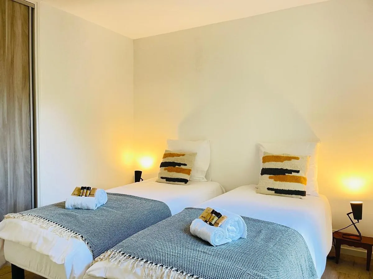 Tres Bel Appartement Face Au Port Santa -Piscine Saint-Raphael  France