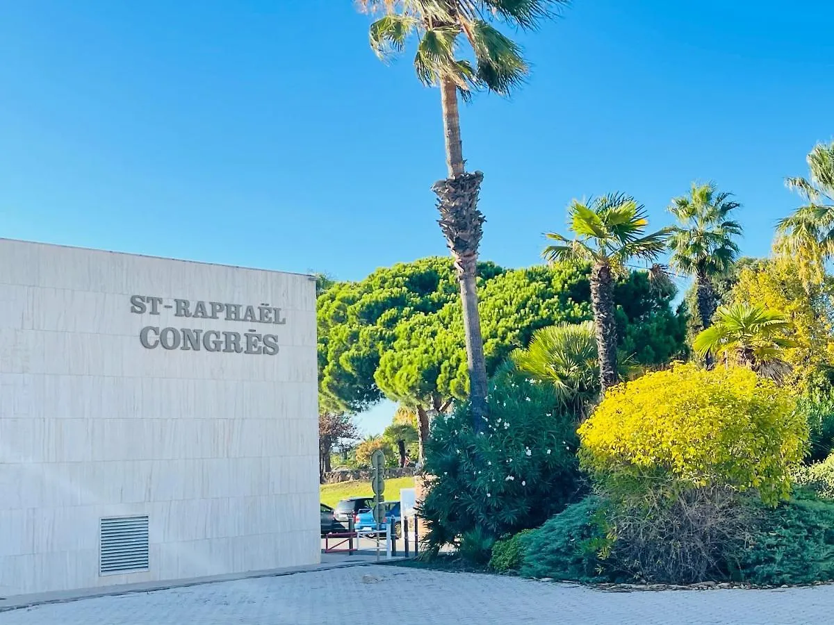 Apartment Tres Bel Appartement Face Au Port Santa -Piscine Saint-Raphael  France