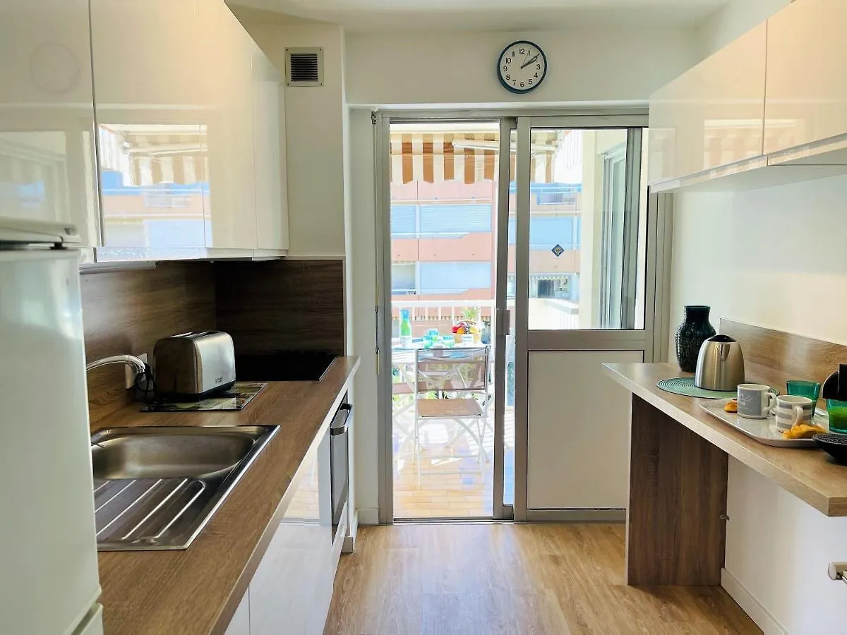 Tres Bel Appartement Face Au Port Santa -Piscine Saint-Raphael  Apartment Saint-Raphael (Var)