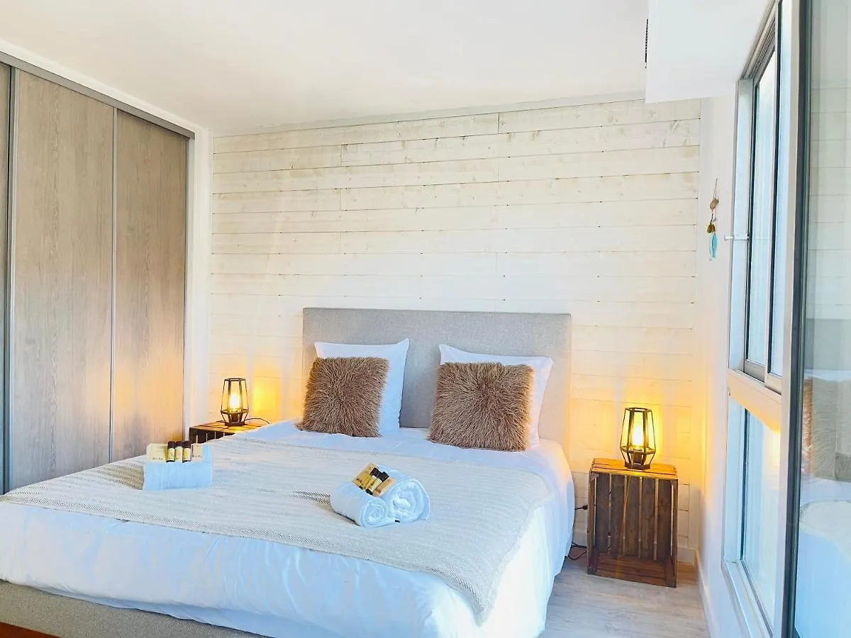 Tres Bel Appartement Face Au Port Santa -Piscine Saint-Raphael  Apartment