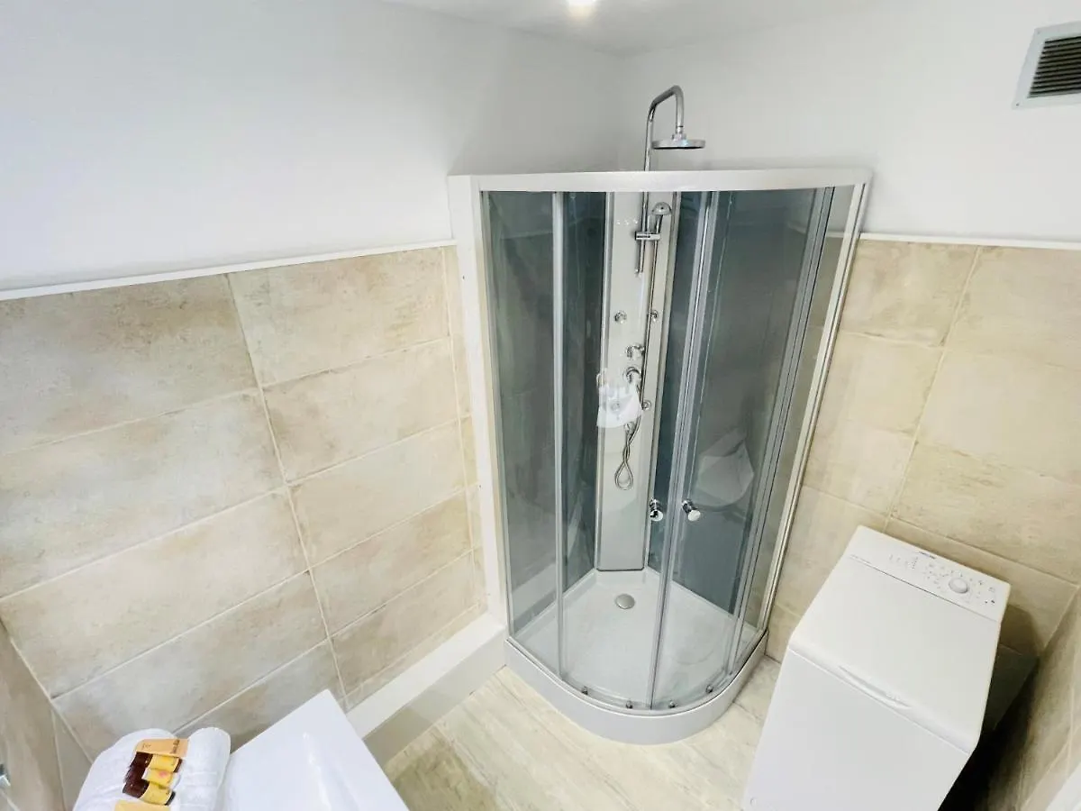 Tres Bel Appartement Face Au Port Santa -Piscine Saint-Raphael
