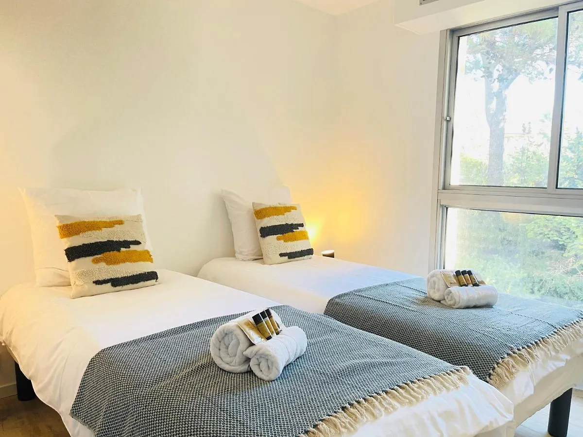 Tres Bel Appartement Face Au Port Santa -Piscine Saint-Raphael  0*, Saint-Raphael (Var)