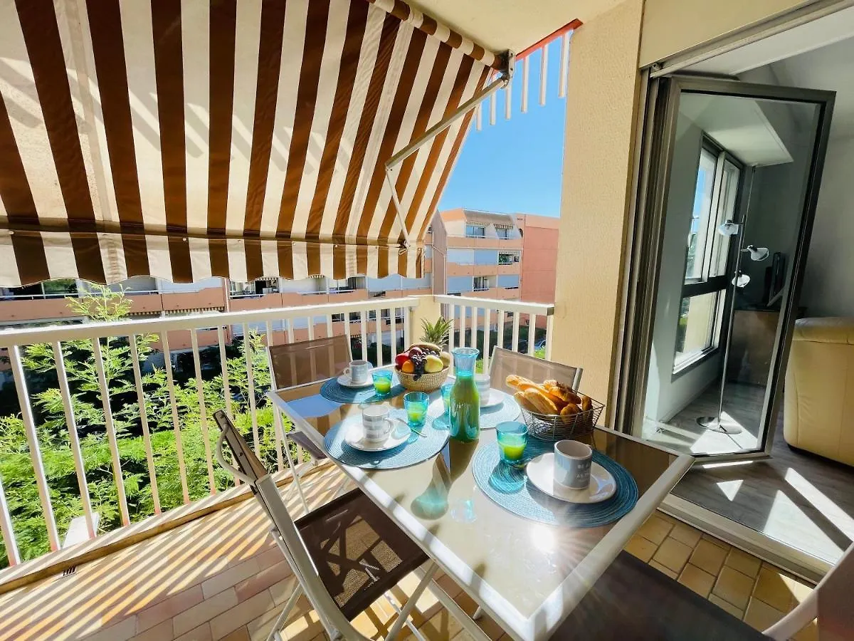 Tres Bel Appartement Face Au Port Santa -Piscine Saint-Raphael  France