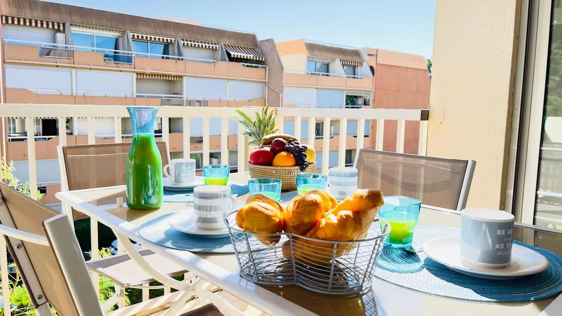 Tres Bel Appartement Face Au Port Santa -Piscine Saint-Raphael